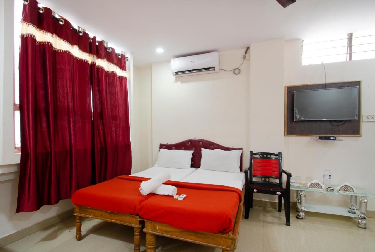 Hotel Sri Sai Balaji ไฮเดอราบัด ภายนอก รูปภาพ