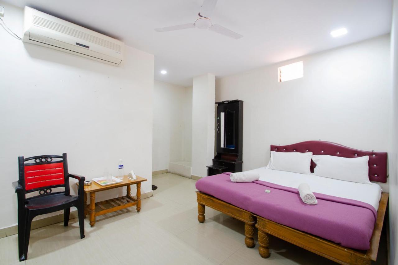 Hotel Sri Sai Balaji ไฮเดอราบัด ภายนอก รูปภาพ