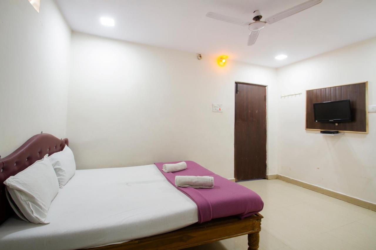 Hotel Sri Sai Balaji ไฮเดอราบัด ภายนอก รูปภาพ